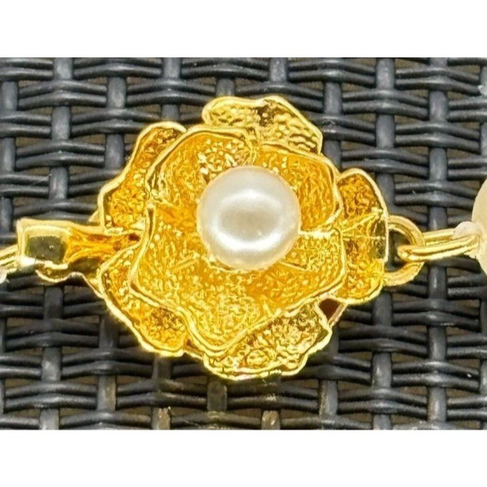 Vintage Faux Pearl Bracelet Flower Shaped Clasp Marked G. Silver 7MM Faux Pearls - Picture 2 of 6